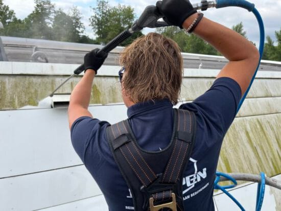 Gevelreiniging & Beschermende Coating Sporthal Almere 2