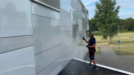 Gevelreiniging & Beschermende Coating Sporthal Almere 3