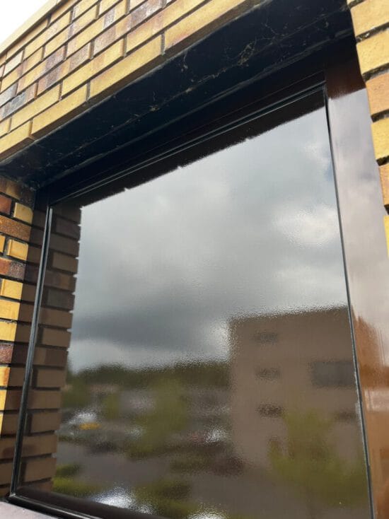 Conserveringsbehandeling herstelt kleur, beschermt en verlengt levensduur