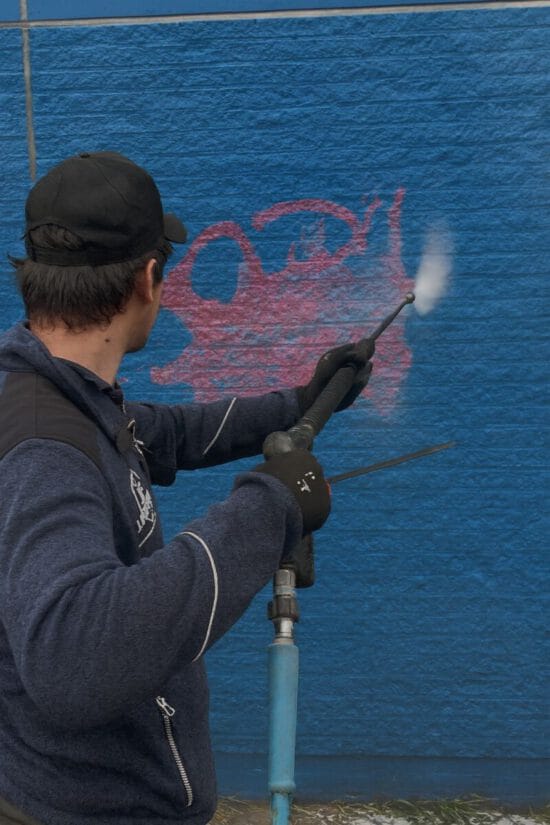 J. Foppen Dienstverlening - Graffiti verwijderen